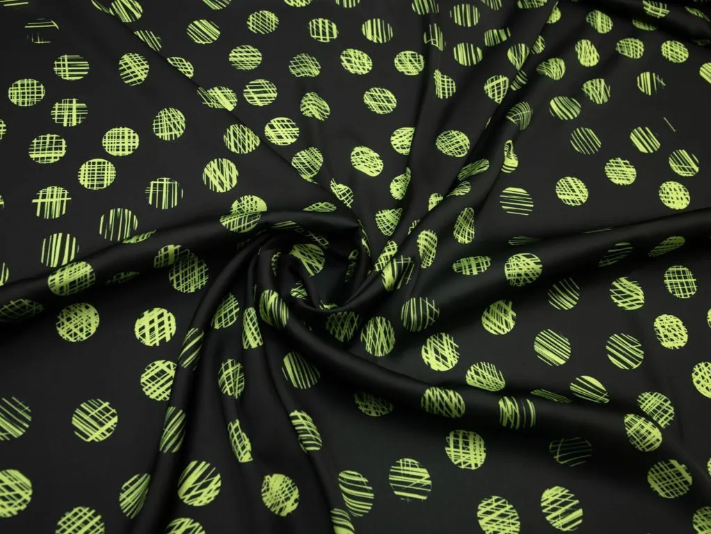 Блузочно-плательная ткань с рисунком "неоновые горохи" на черном фонеизображение