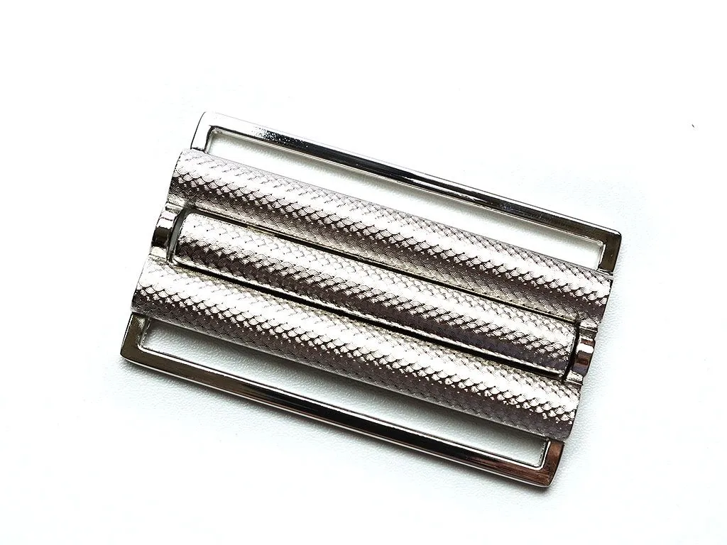 Пряжка-застёжка металлическая, цвет  никель, длина 75,5 ммизображение