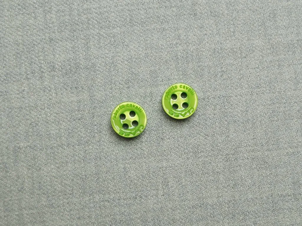 Пуговица пластмассовая, рубашечная, 4 прокола, ярко-зелёного цвета, перламутровая, диаметр 10 ммизображение