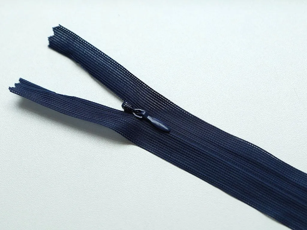 Молния потайная с металлическим замком, синего цвета, длина 30 см изображение