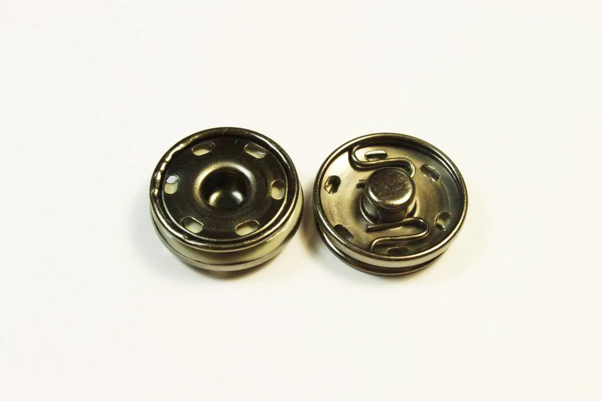 Кнопка металлическая пришивная, чёрный никель / серая эмаль, диаметр 23 ммизображение