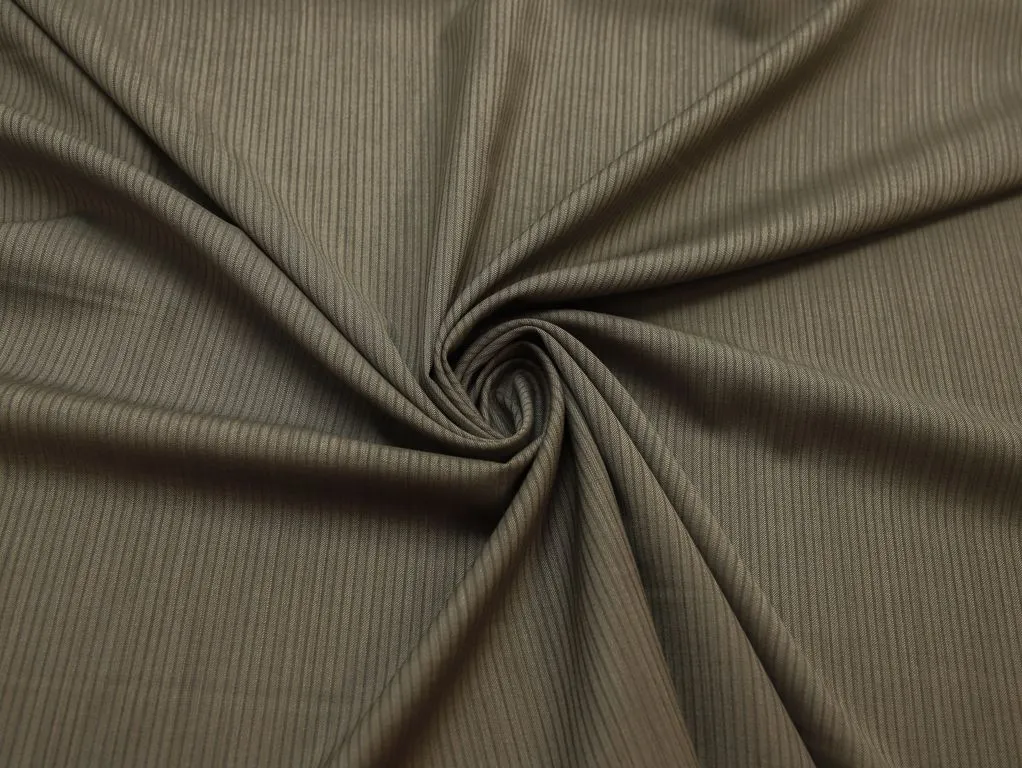 Шерстяная костюмная ткань в полоску в коричневых цветахизображение