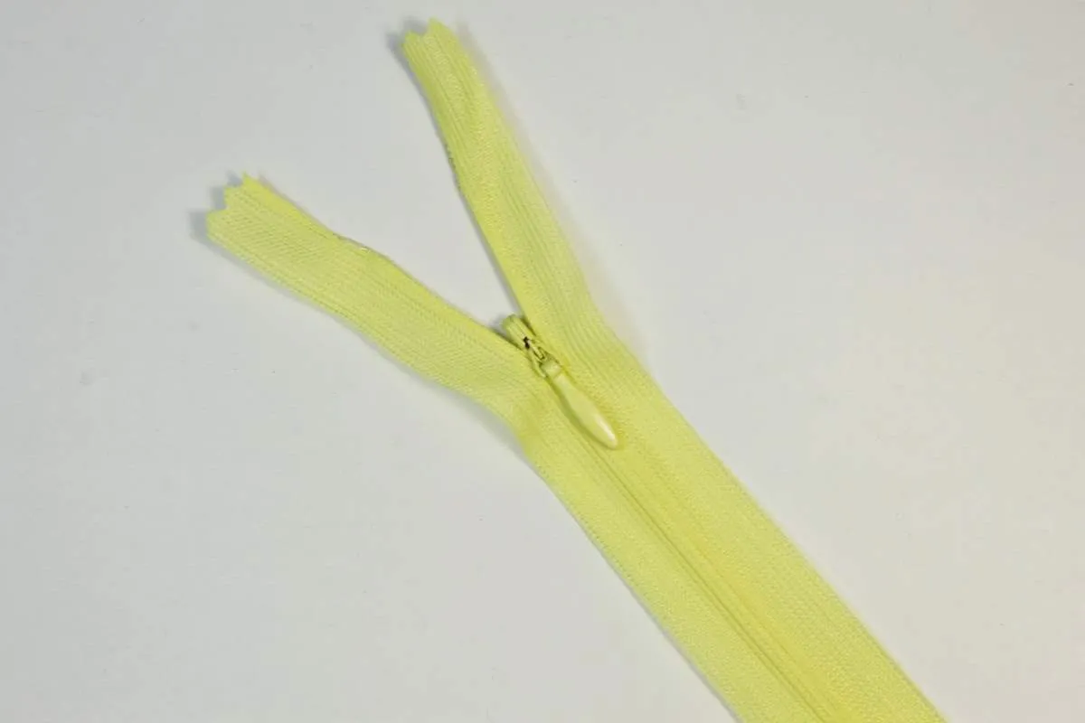 Молния  потайная с металлическим замком, лимонная, длина 20 см изображение