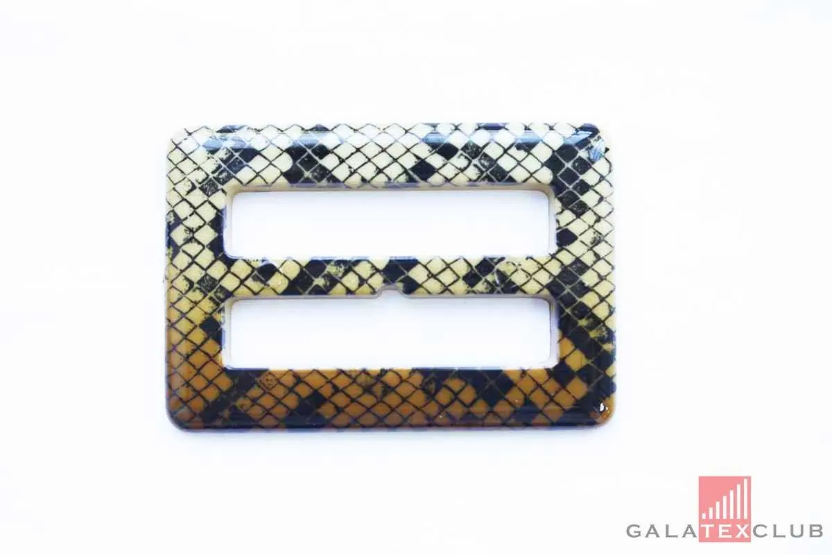 Пряжка декоративная, пластмассовая, бежевая рептилия, длина 50 ммизображение