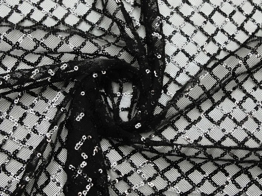 Ткань плательная с ромбами из пайеток на сетке, цвет черныйизображение