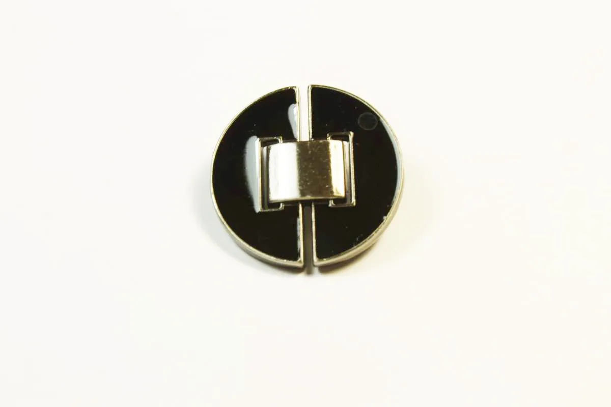 Пуговица металлическая на ножке "ПРЯЖКА", чёрная эмаль/никель,  диаметр 30 ммизображение