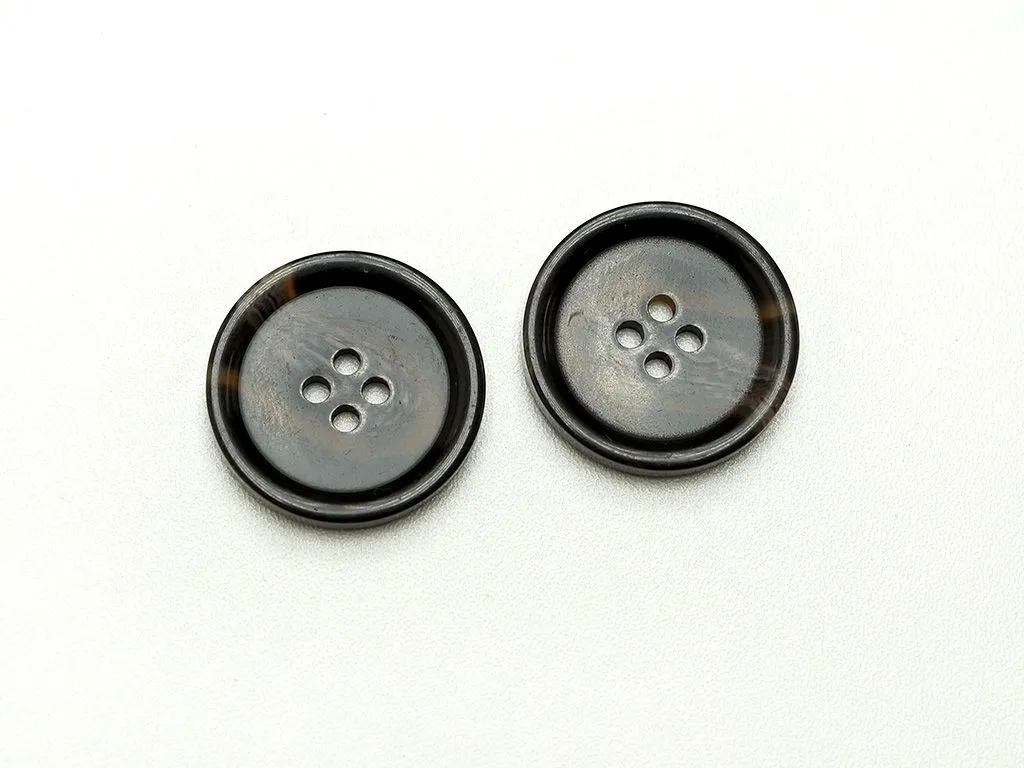 Пуговица пластмассовая, пальтовая, 4 прокола, тёмно-коричневый рог,  диаметр 30 ммизображение