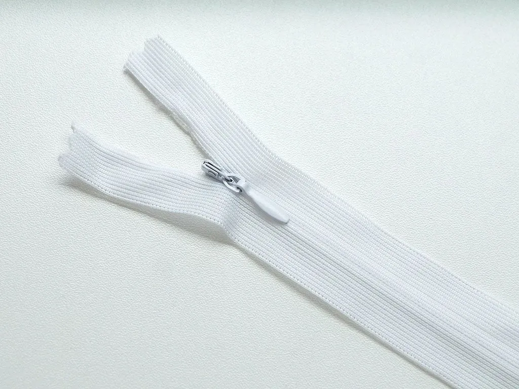 Молния потайная с металлическим замком, белого цвета, длина 20 см изображение