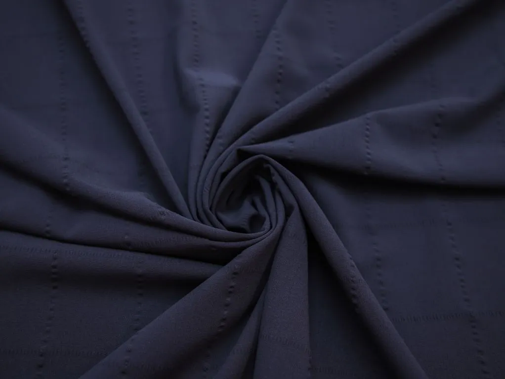 Шерстяная костюмная ткань с фактурной клеткой, цвет глубокий синийизображение