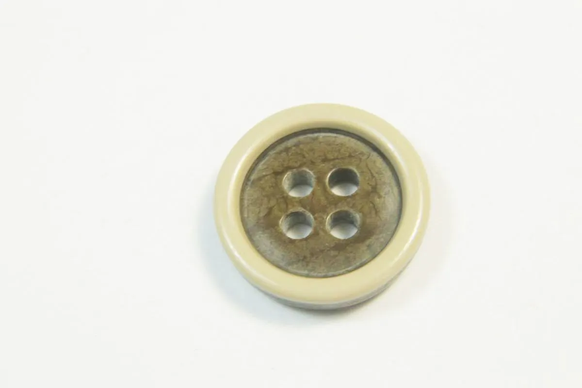 Пуговица костюмная, 4 прокола, коричневая с беж. ободком,  диаметр 15 ммизображение