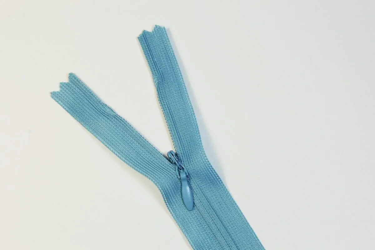 Молния потайная с металлическим замком длина 20 см темно-бирюзового цветаизображение