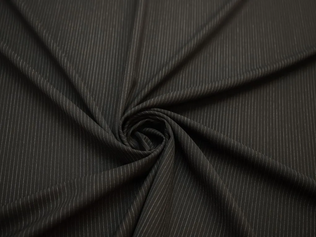 Шерстяная костюмная ткань в белую полоску на черном фонеизображение