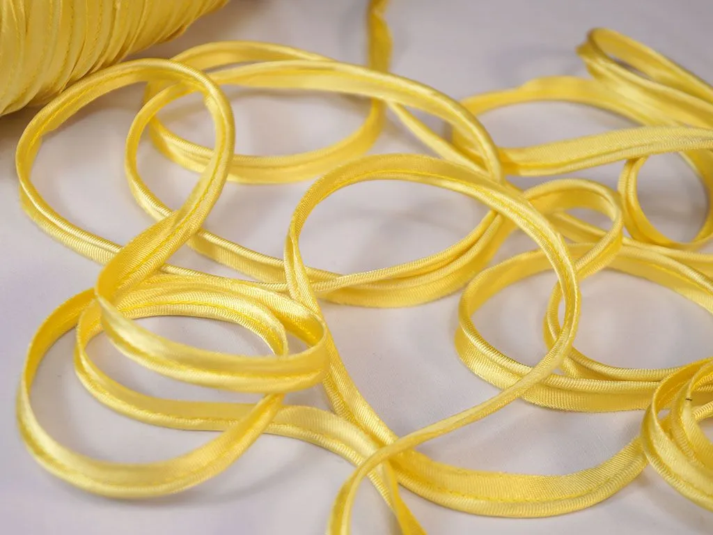 Кант вискозный тканевый, лимонного цвета, ширина 10 мм  изображение