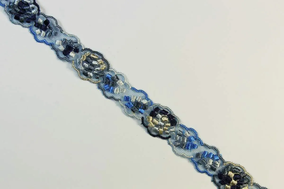 Тесьма-вышивка, стрейч, василькового цвета с узором, ширина 21 ммизображение