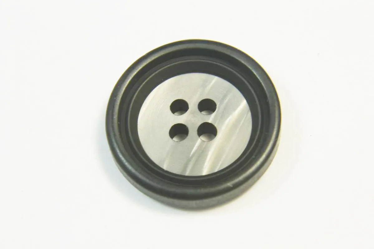 Пуговица костюмная, 4 прокола, цв. чёрный/матовый,  диаметр 21 мм.изображение