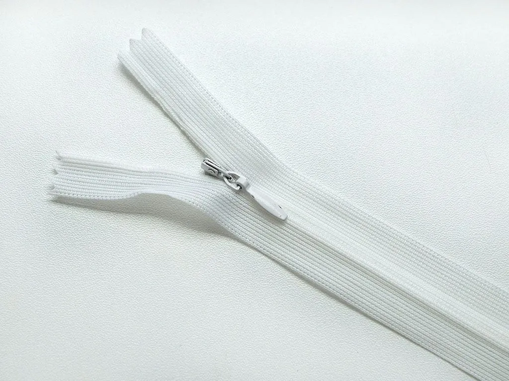 Молния потайная с металлическим замком, молочного цвета, длина 20 см изображение