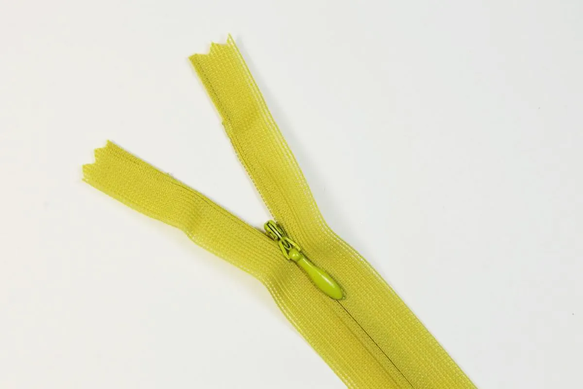 Молния потайная с металлическим замком длина 18 см горчичного цветаизображение