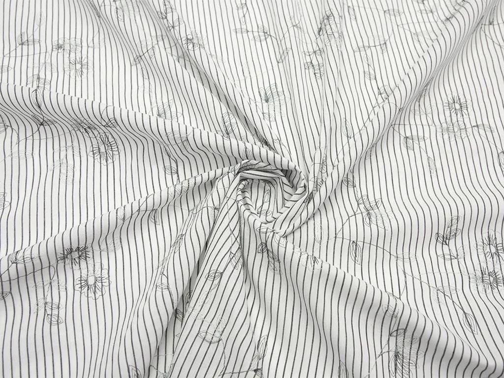 Рубашечно-плательный хлопок  в полоску с вышитыми цветами, цвет черно-белыйизображение