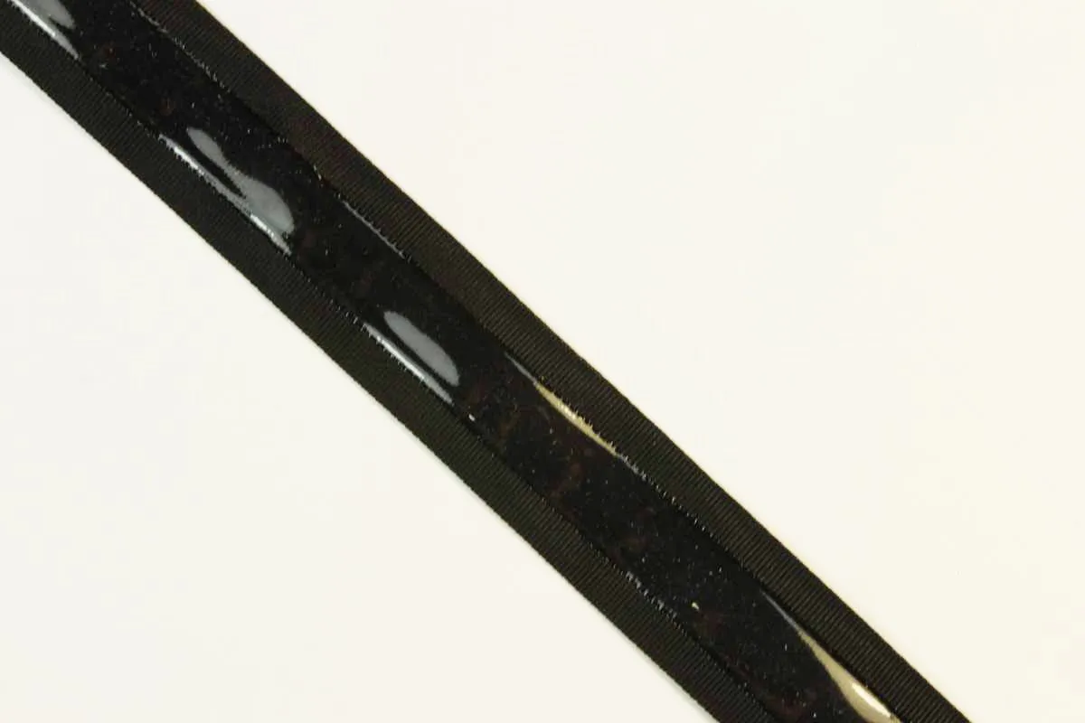 Лента репсовая с силиконом по центру, чёрного  цвета. Ширина 20 мм изображение