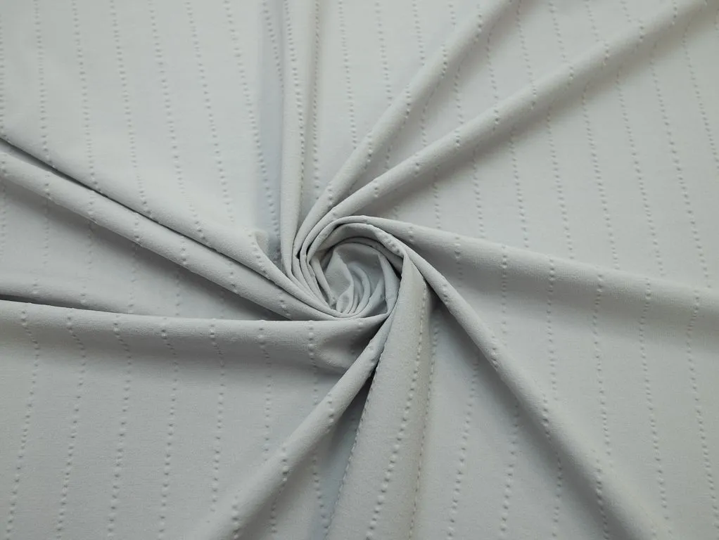 Шерстяная костюмная ткань с фактурными полосками, цвет светло-серыйизображение