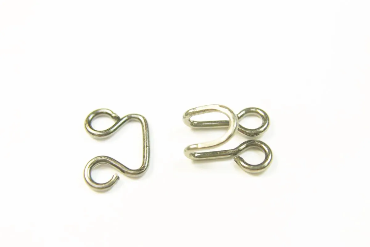 Крючок пришивной,металлический, цвет чёрный никель, длина 22 ммизображение