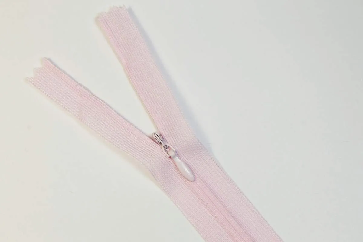 Молния потайная с металлическим замком длина 25 см цвет розовыйизображение