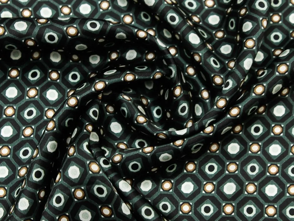 Блузочно-плательный шелк с орнаментом многоугольники, цвет изумрудныйизображение