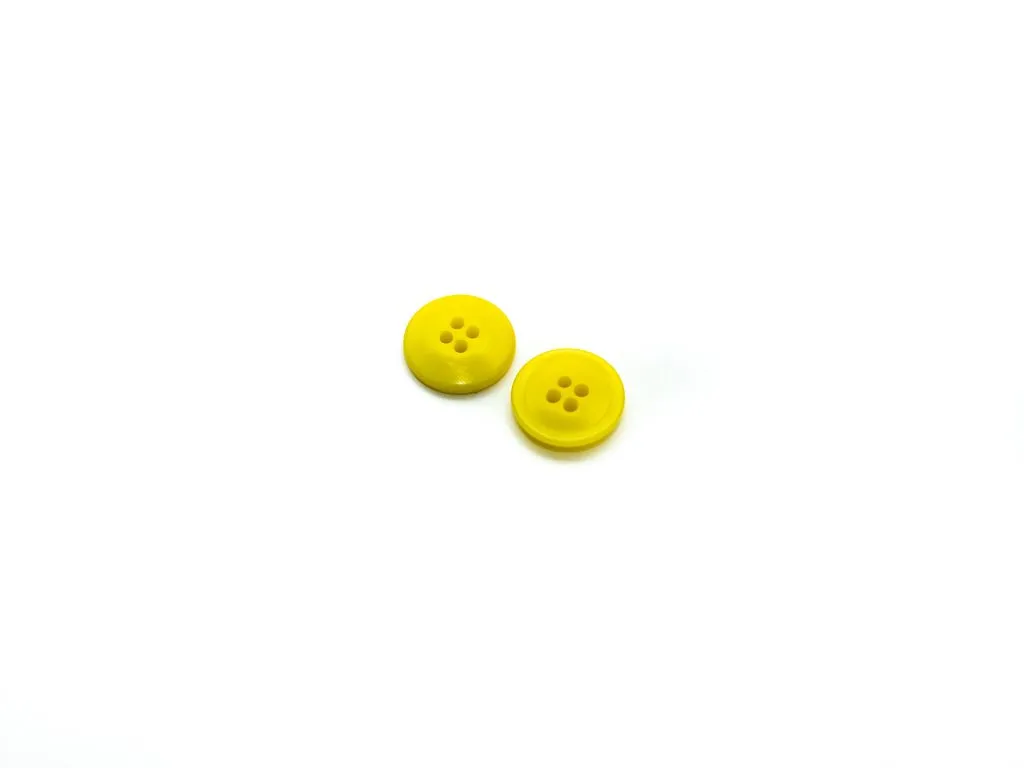 Пуговица пластмассовая, костюмная, 4 прокола, жёлтая, диаметр 15 ммизображение