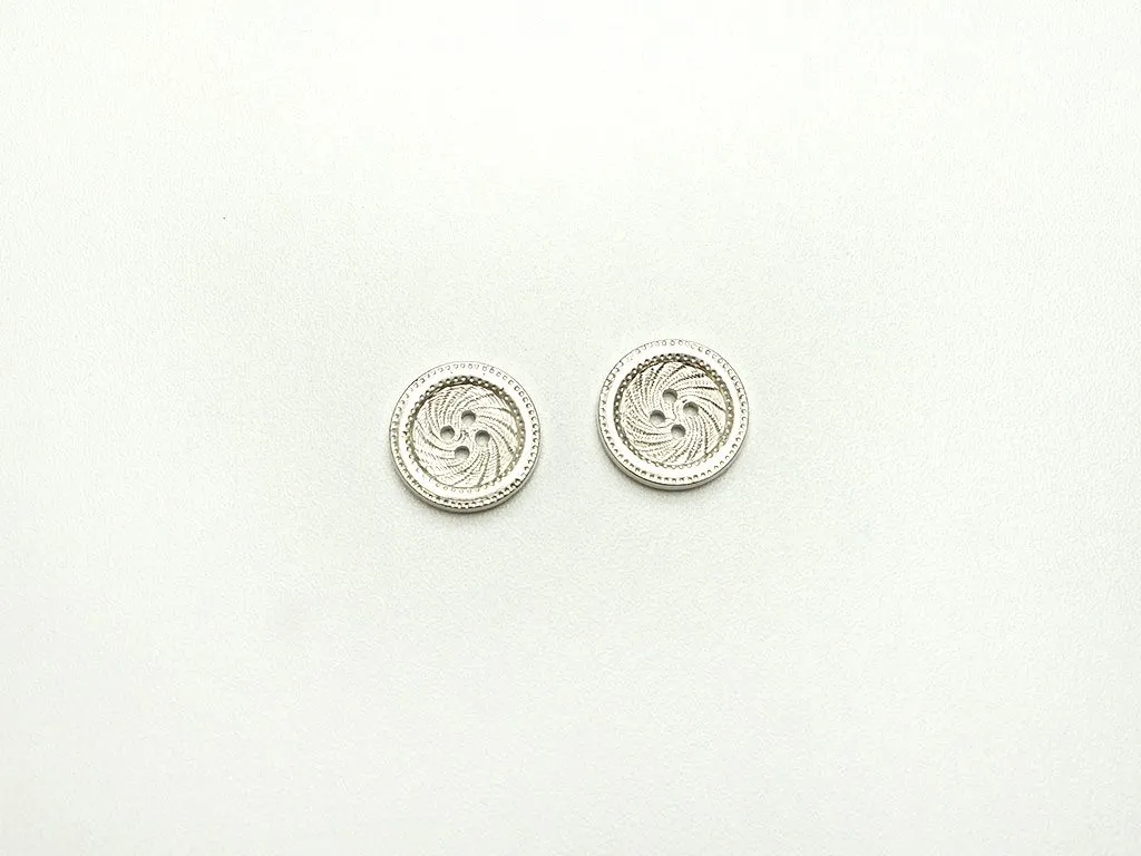 Пуговица металлическая, четыре прокола, серебряного цвета, диаметр 18 ммизображение