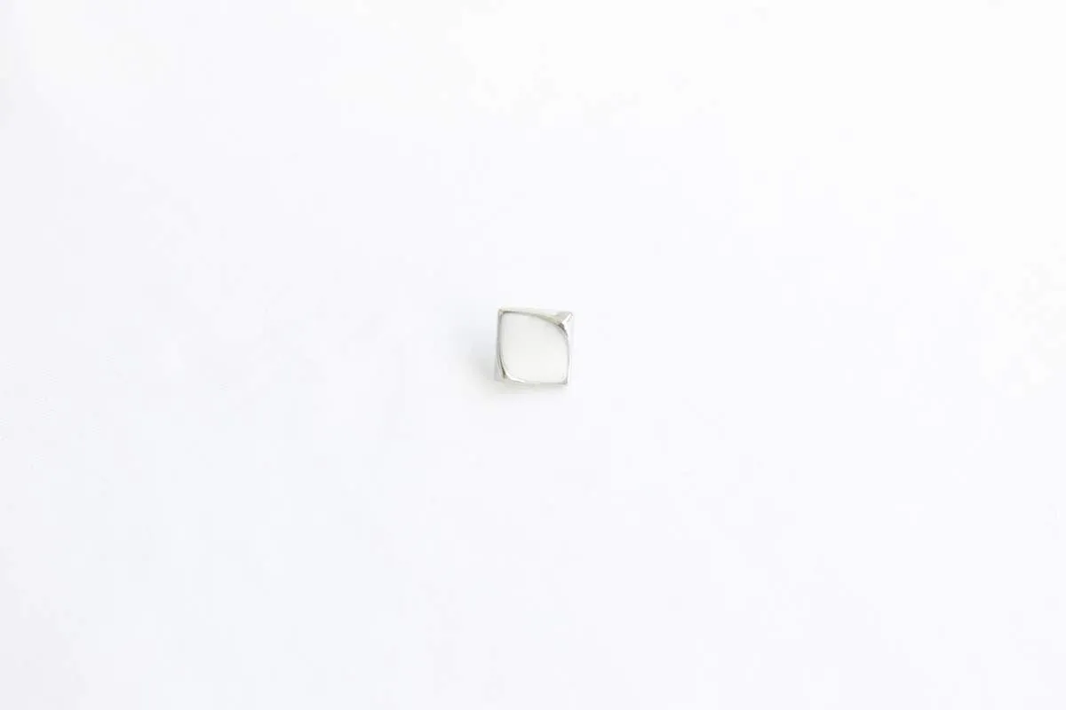 Пуговица металлическая, блузочная, на ножке, цвет никель/белый, диаметр 11 ммизображение