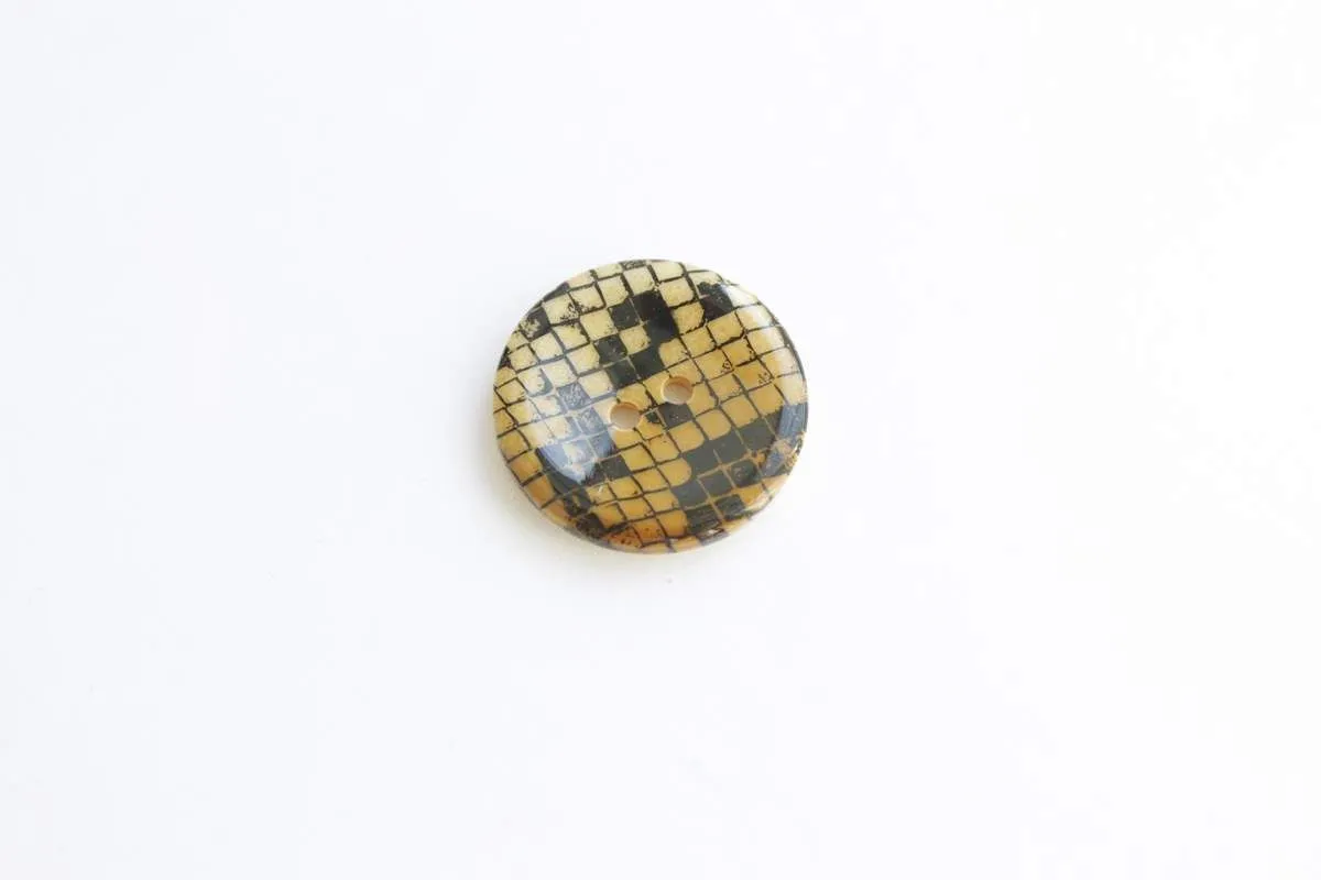 Пуговица пластмассовая, 2 прокола, бежевая рептилия,  диаметр 27 ммизображение