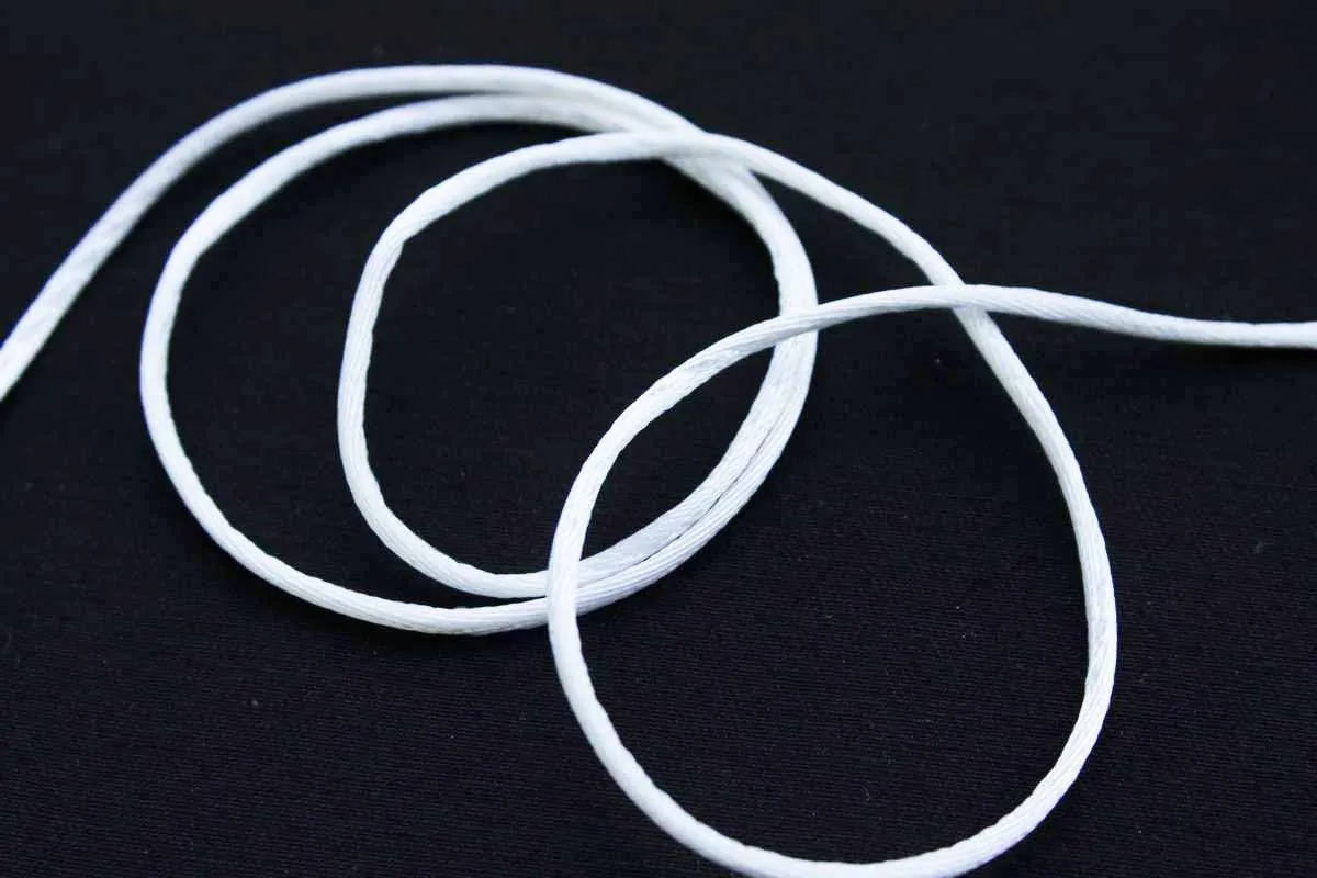Шнур для воздушных петель, белого цвета, ширина 2 ммизображение
