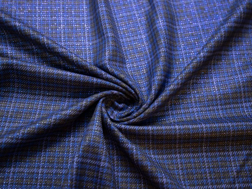 Двухсторонняя костюмная ткань в клетку с люрексом, в синих тонахизображение