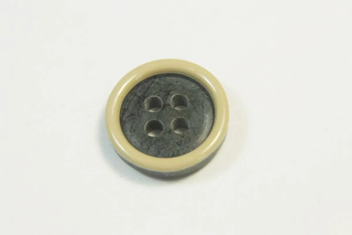 Пуговица костюмная, 4 прокола, серая с беж. ободком,  диаметр 15 ммизображение