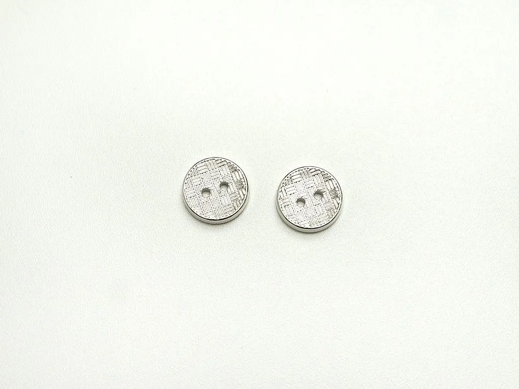 Пуговица металлическая, два прокола, серебро в клеточку, диаметр 15 ммизображение